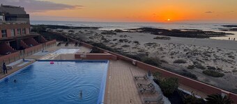 Prachtig uitzicht en locatie. Ruim 1 slaapkamer appartement direct aan het strand El Cotillo