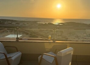 Property grounds - Stunning views & location. Spacious 1 bed apartment directly on beach El Cotillo (El Cotillo)