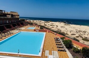 Outdoor pool, sun loungers