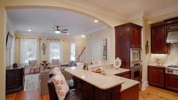 Luxury 3Bed Townhouse in Historic Downtown Savannah | Private kitchen | Full-sized fridge, microwave, oven, stovetop