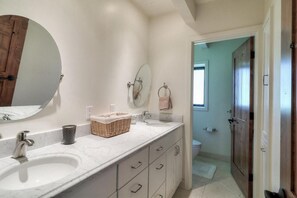 Bathroom - LX 57: Weathertop Rustic Ranch in Carmel With Luxury Amenities (Carmel)