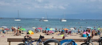 CASA ALARCÓN 50 METERS FROM THE BEACH. L'ESCALA