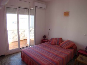 3 habitaciones y tabla de planchar con plancha 