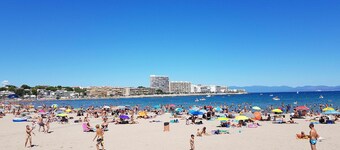 CASA ALARCÓN 50 METERS FROM THE BEACH. L'ESCALA