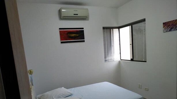 Chambre double, salle de bains commune