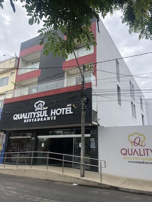 Façana frontal de l'allotjament