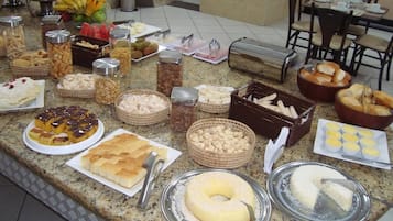 Free daily buffet breakfast