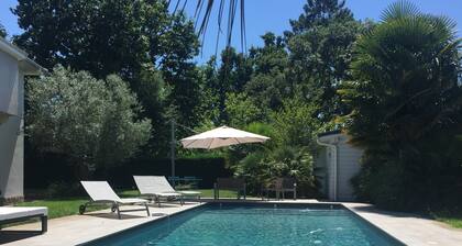 Maison et sa piscine proche de la plage