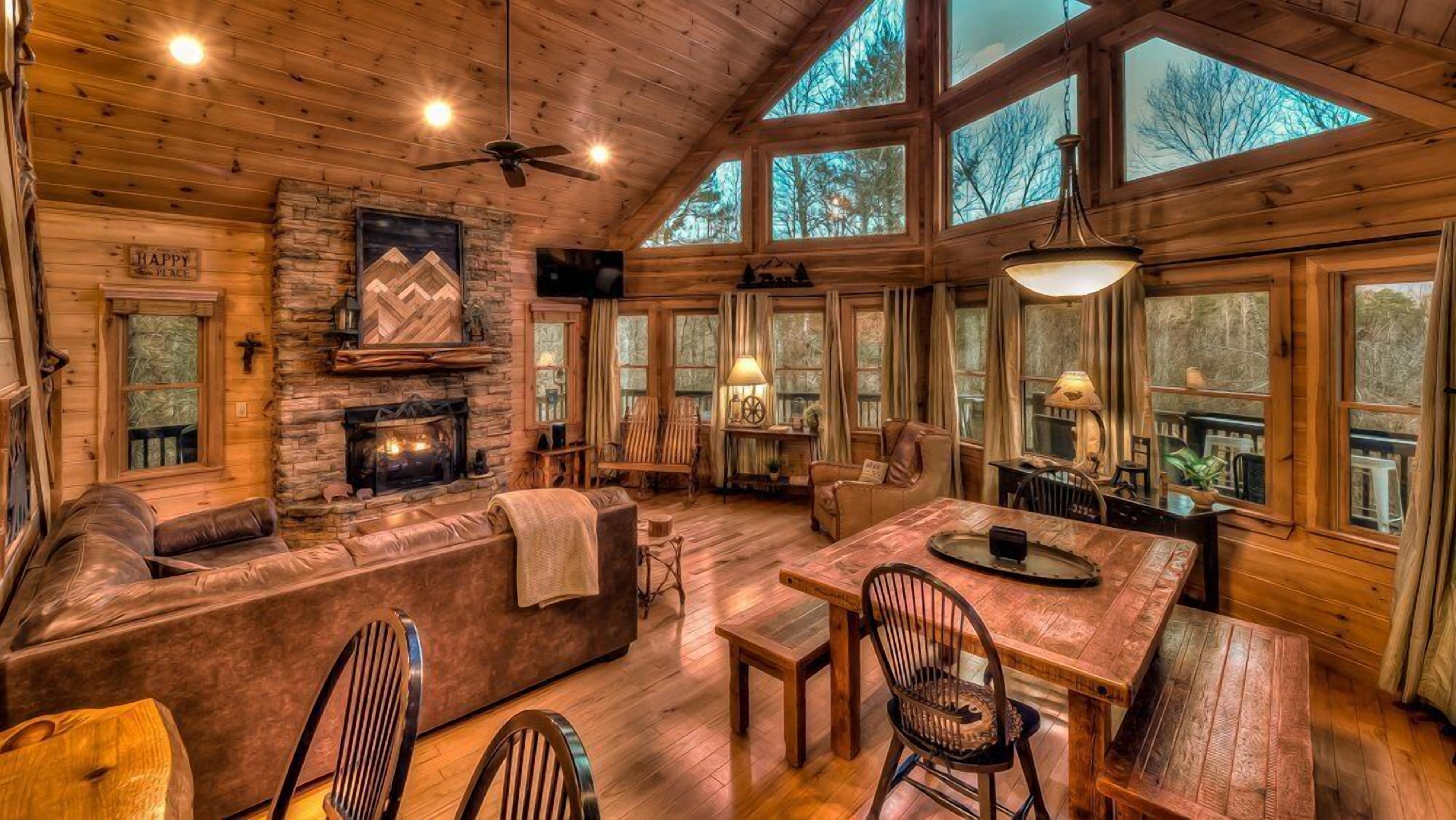 Can't Bear to Leave - Mountain Views | Pet Friendly | Hot Tub | Pool Table | Arcade Game