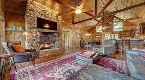 Smart TV, fireplace, DVD player