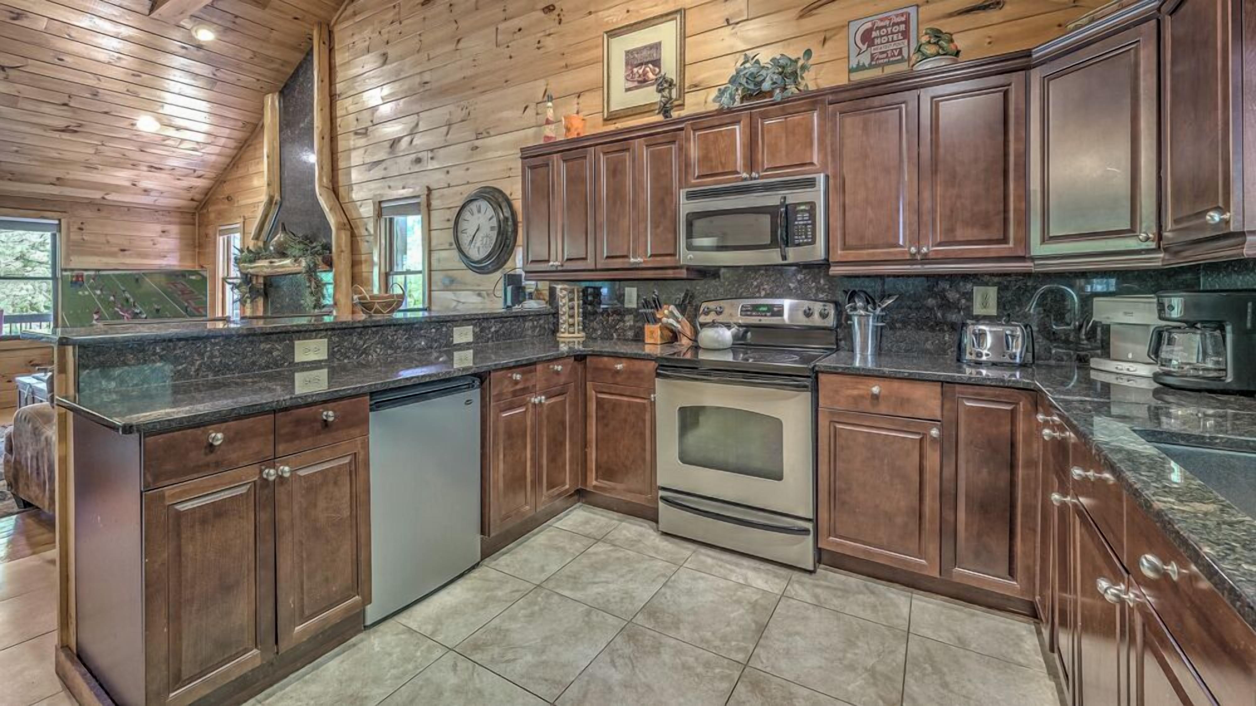 Pure Pleasure on the Lake- Pet Friendly | Lake Front | Private Dock on Lake Nottely