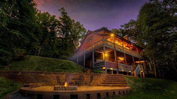 Exterior - Mountain Haze- Pet Friendly | 5 Bedroom Home | Outdoor Fire Pit (Blue Ridge)