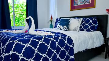 2 bedrooms, iron/ironing board, WiFi