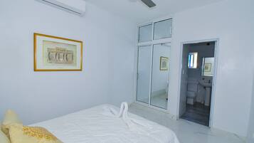 2 habitaciones, tabla de planchar con plancha y wifi