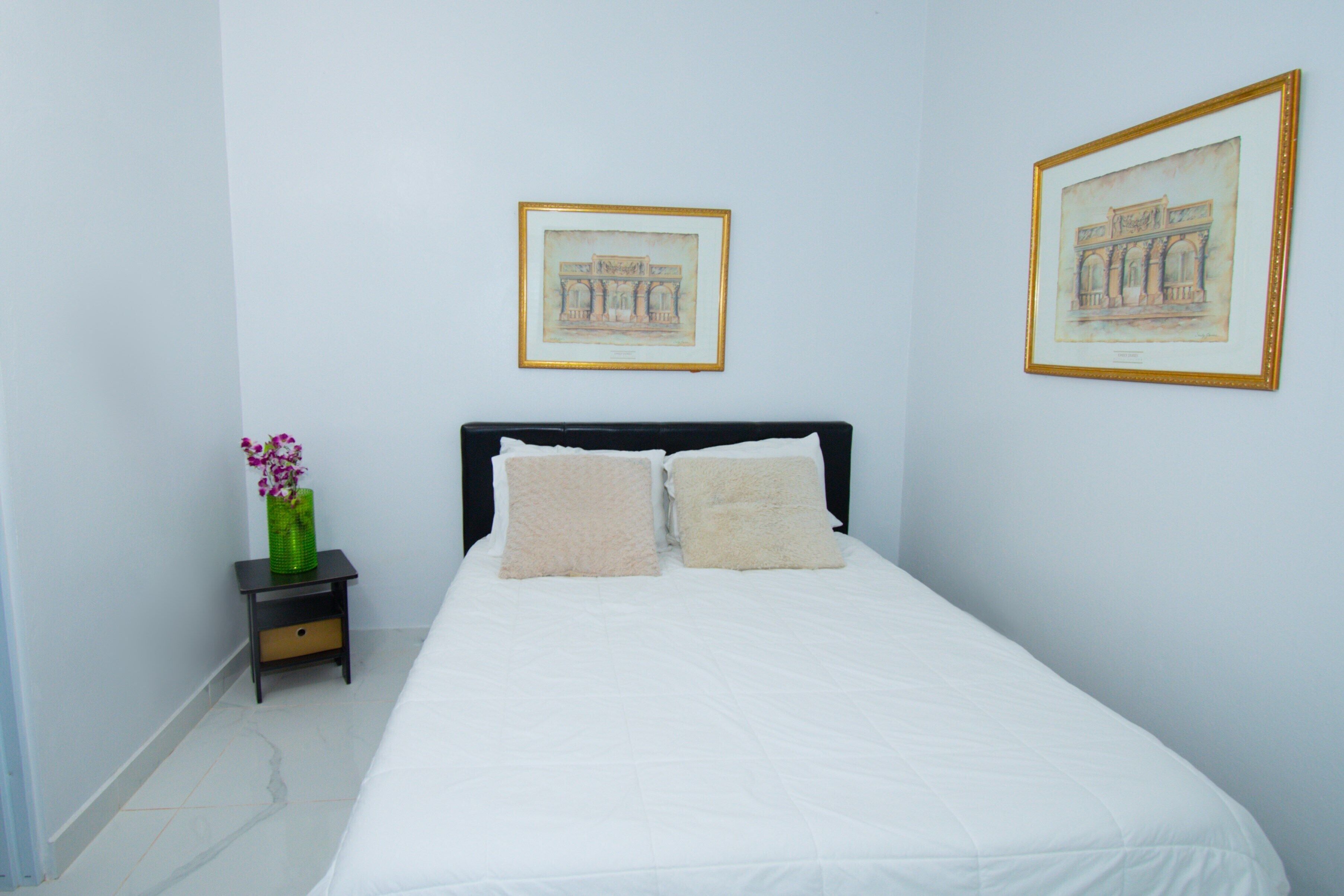 2 habitaciones, tabla de planchar con plancha y wifi 