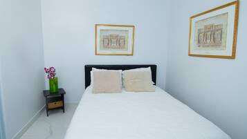 2 habitaciones, tabla de planchar con plancha y wifi