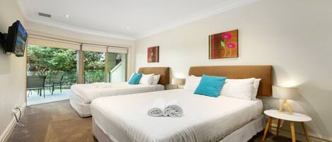 3 bedrooms, iron/ironing board, Internet, bed sheets