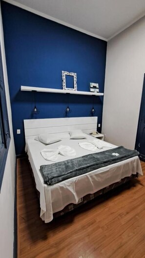 Quarto solteiro standard | Roupas de cama antialérgicas, frigobar, Wi-Fi de cortesia, roupa de cama