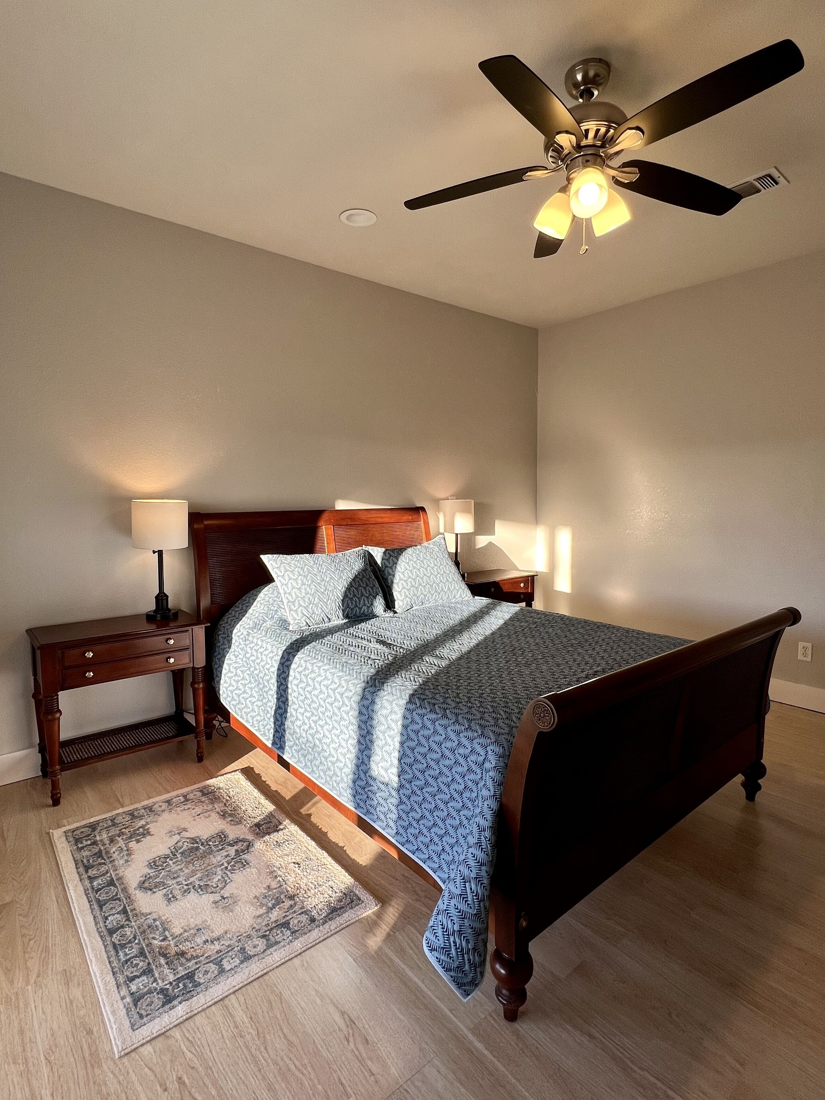 The Farm House - true country living just 12 miles from downtown. 