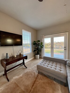 Smart-tv, böcker och datorskärmar