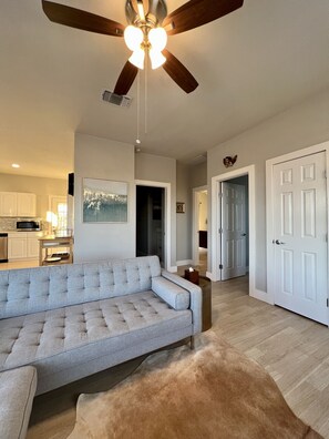 Smart-tv, böcker och datorskärmar