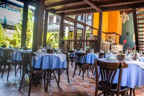 Free daily buffet breakfast  - OYO Hotel La Dolce Vita, Rio das Ostras (Rio das Ostras)