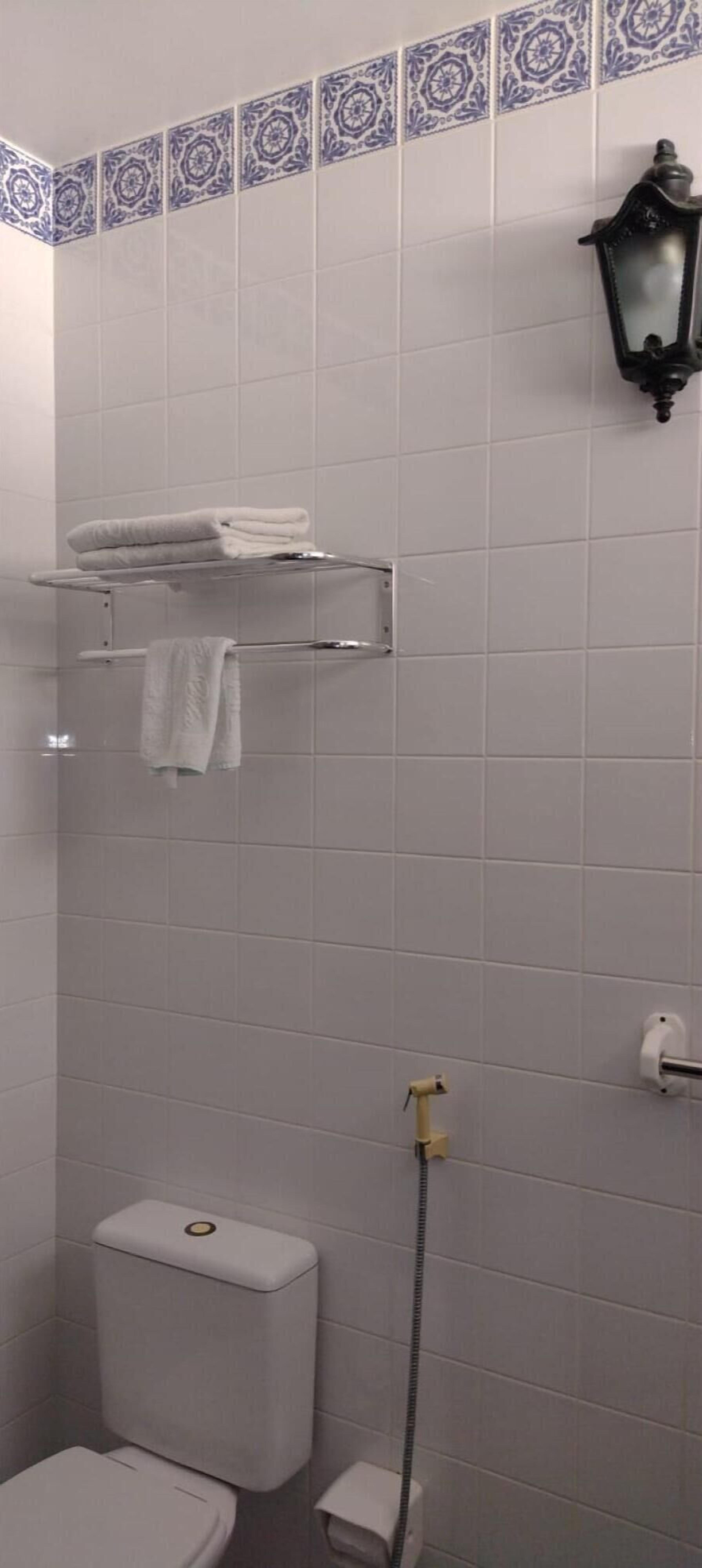 shower, free toiletries, towels, soap