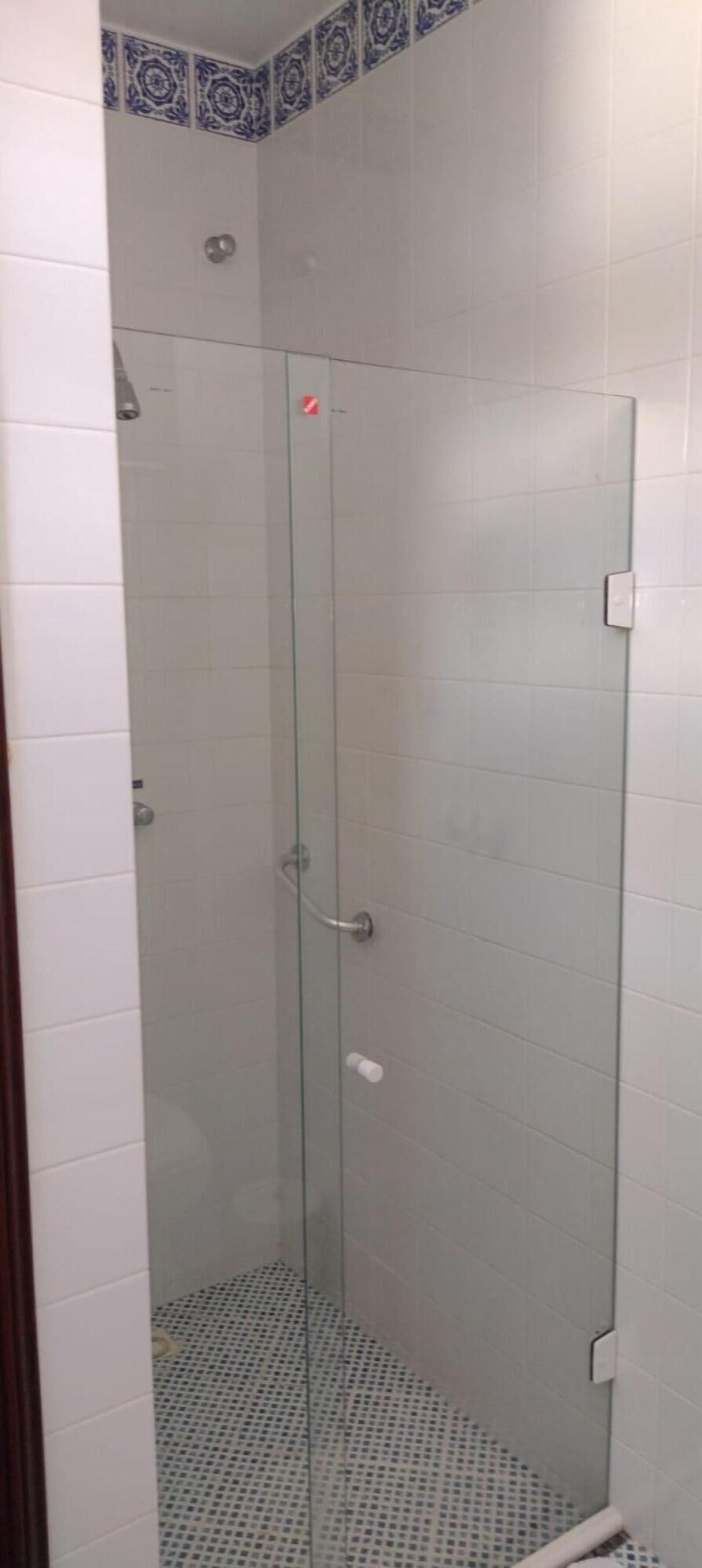 shower, free toiletries, towels, soap