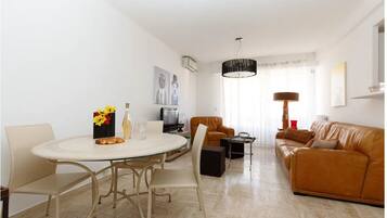 Smart TV, DVD player, books
