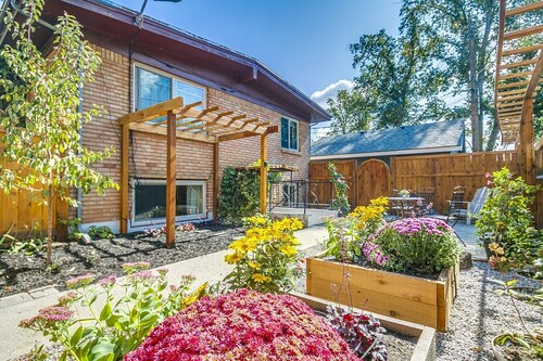 #HabitueHomes - Red Ivy #4 - 2 Bed + Pullout Sofa + Dog Friendly