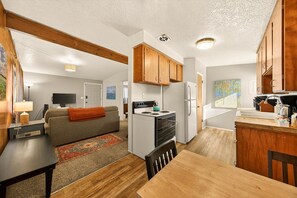 Interior - #HabitueHomes - Red Ivy #5 (Boise)