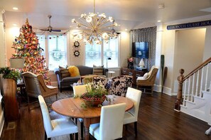 Lobby sitting area - Rehoboth Guest House - Adults only (Rehoboth Beach)