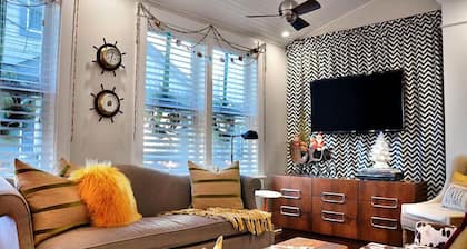Rehoboth Guest House - Adults only