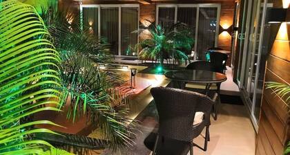 Shivers Oasis Luxury Room Hotel