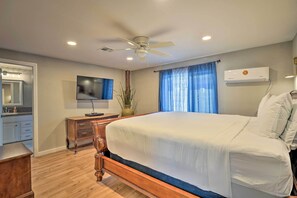 4 bedrooms, iron/ironing board, Internet, bed sheets