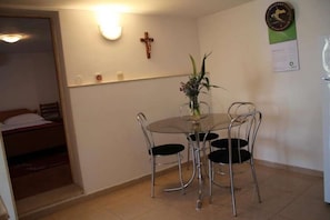 Dining - Apartment in Pirovac with Terrace, Air condition, WIFI, Washing machine (4793-3) (Pirovac)