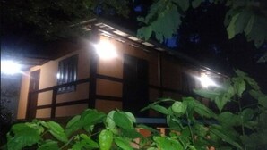 Front of property – evening/night - Casa Fofa no Coração de Araras (Petrópolis)