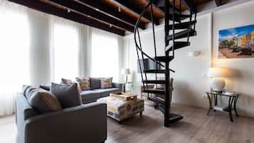 Een televisie en een kantoor