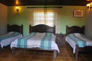 Triple Room (1 Double bed + 1 Single bed) | Minibar, free WiFi, bed sheets - OYO Pousada do Wagner, Rio das Ostras (Rio das Ostras)