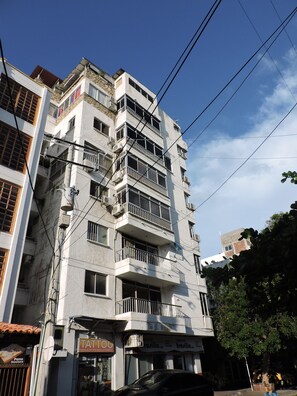 Front of property - Apartahotel El Dorado (Santa Marta)