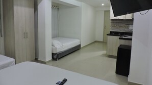 Basic Studio Suite | Television - Apartahotel El Dorado (Santa Marta)