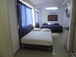 Iron/ironing board, free WiFi, bed sheets - Apartahotel El Dorado (Santa Marta)