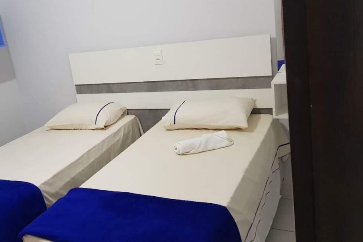 双床房 | 免费 WiFi、床单