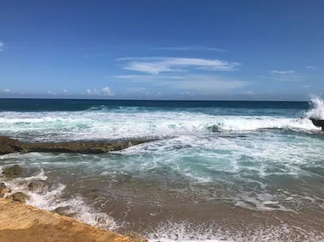 Beach nearby. Casa Del Sol-Unit B- Great Location