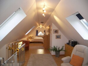 1 bedroom, iron/ironing board, WiFi, bed sheets - Vacation apartment Muschel, on the 1st floor & attic, room divider staircase - Haus Seestern (Heringsdorf)