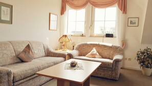 Unclassified image, 2 of 11, button