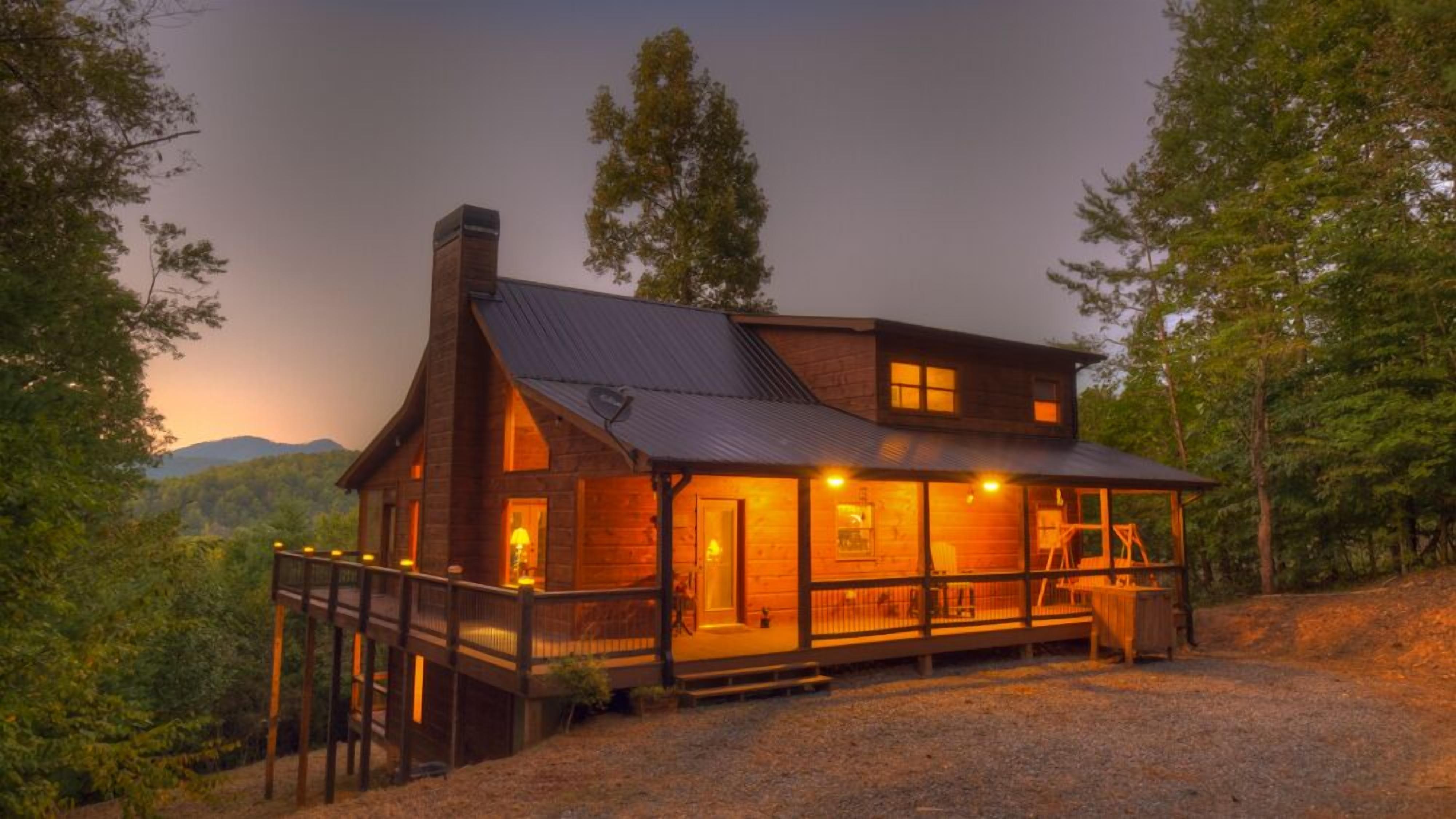 Mountain Laurel Hideaway- Pet Friendly | Screened Porch | Outdoor Fireplace