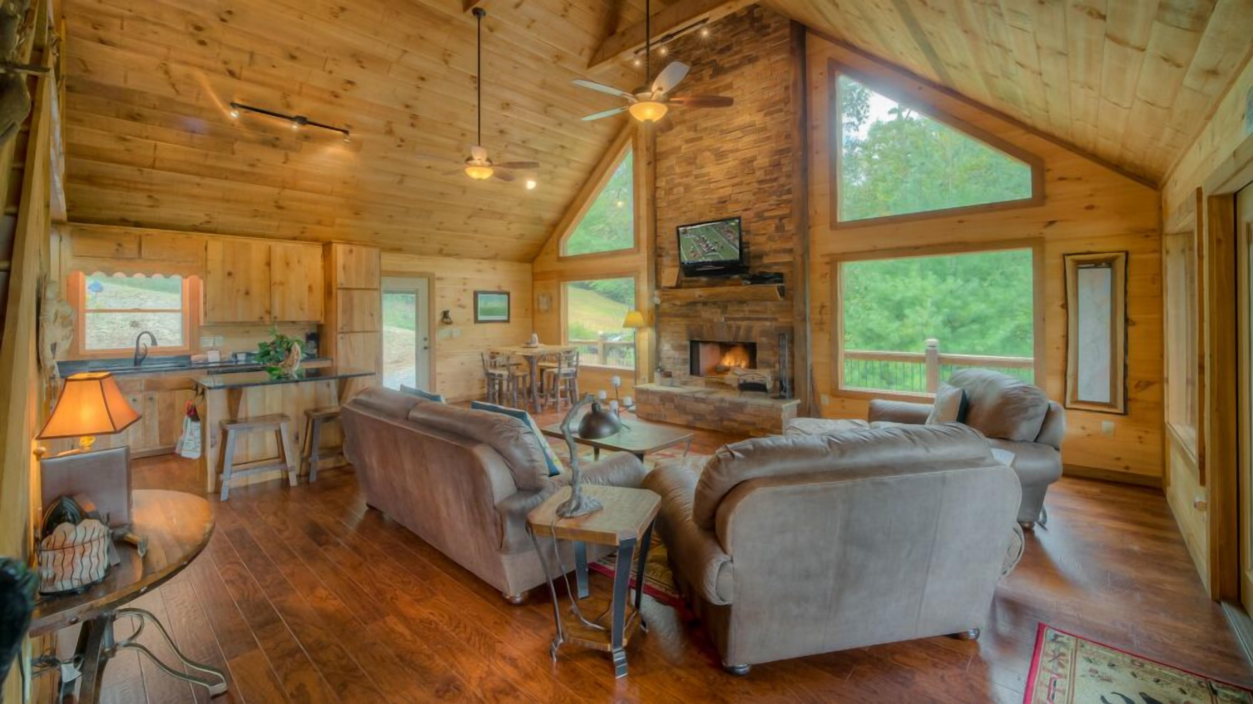 Mountain Laurel Hideaway- Pet Friendly | Screened Porch | Outdoor Fireplace