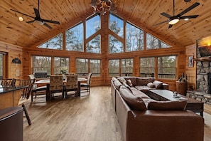 TV, fireplace, table football, ping pong - Hilltop Hideaway- EV Car Charger | Hot Tub | All Inclusive Game Room | Close to town (Blue Ridge)