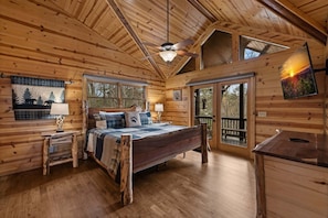 3 bedrooms, iron/ironing board, free WiFi, bed sheets - Hilltop Hideaway- EV Car Charger | Hot Tub | All Inclusive Game Room | Close to town (Blue Ridge)